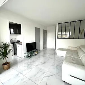 Studio 4 Couchages A 12 Min De La Plage A Pied Avec Wifi, Le Parking, Linge De Lits, Et Serviettes Sont En Option Appartement